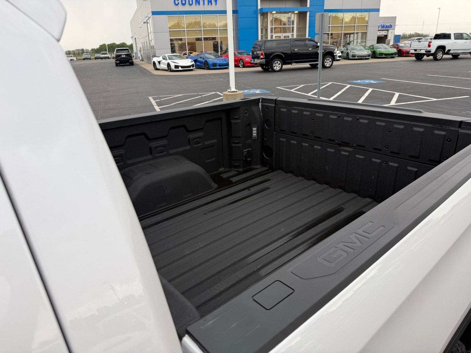 Used 2025 GMC Sierra 1500 Denali w/ Denali Reserve Package AWD/4WD image 12