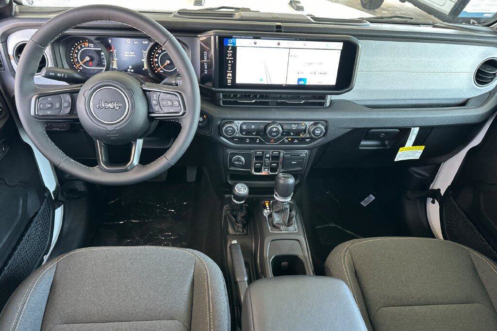 New 2025 Jeep Gladiator Sport AWD/4WD image 9