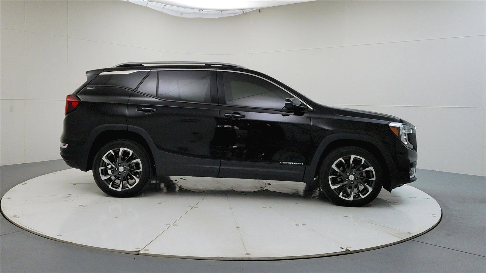 Used 2022 GMC Terrain SLT image 8