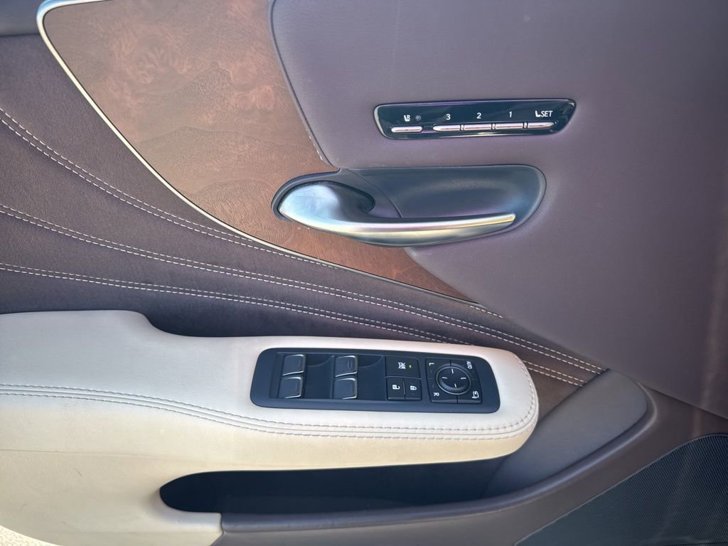 Used 2019 Lexus LS 500 AWD image 26