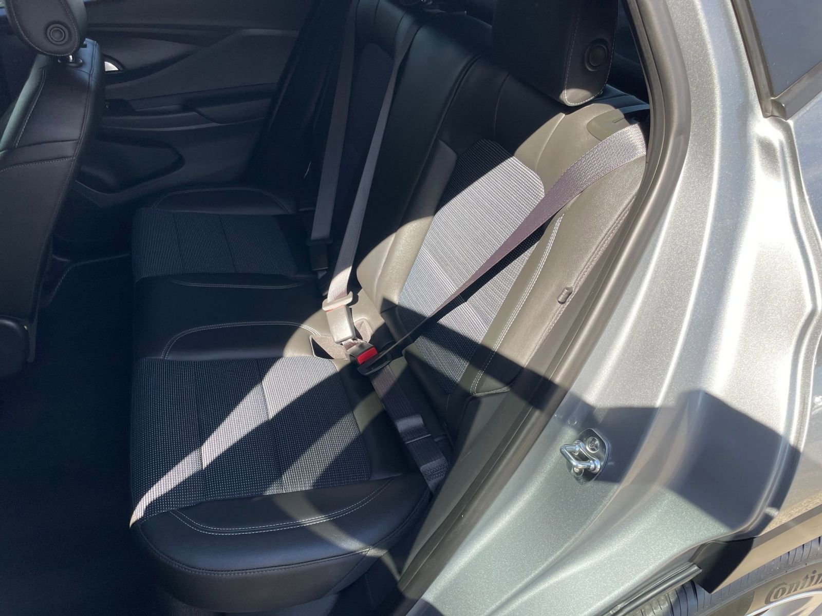 Used 2025 Buick Envista Preferred image 37