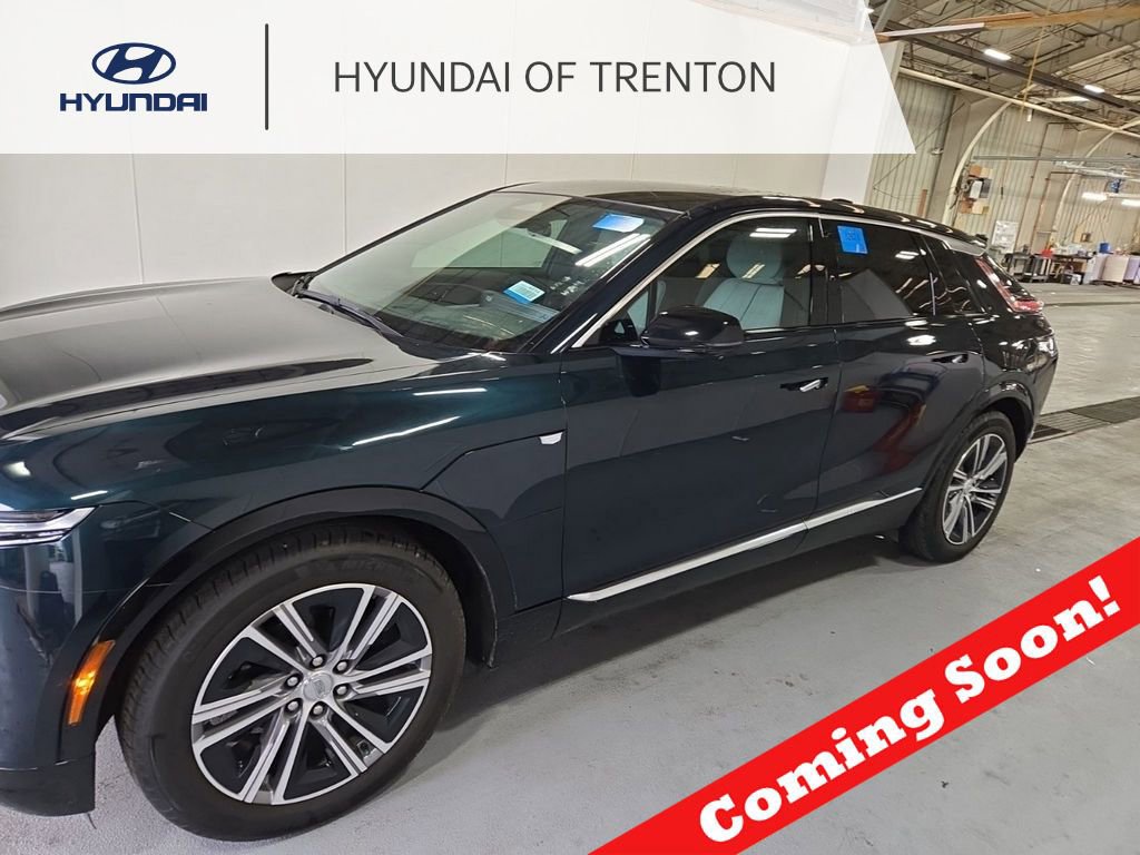 Used 2024 Cadillac Lyriq Luxury RWD image 1