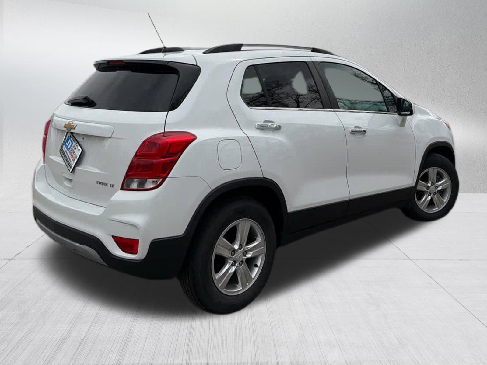Used 2018 Chevrolet Trax LT w/ LT Convenience Package image 4