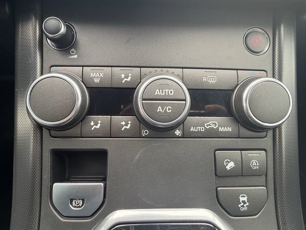 Used 2019 Land Rover Range Rover Evoque SE image 27