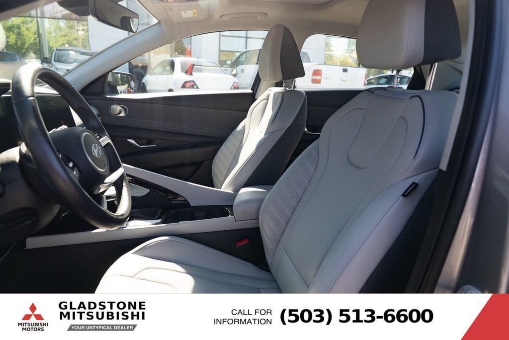 Used 2025 Hyundai Elantra Limited FWD image 16