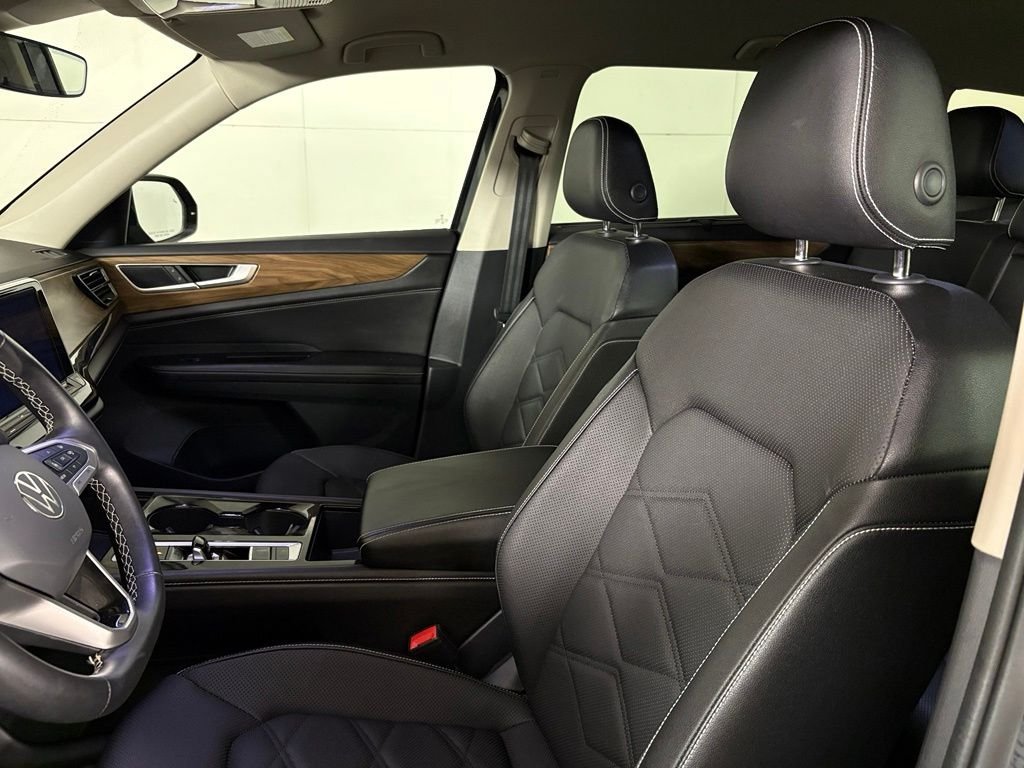 Used 2025 Volkswagen Atlas SE FWD image 18