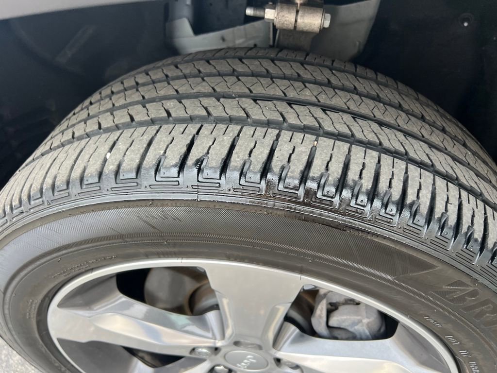 Used 2024 Jeep Grand Cherokee L Limited image 29