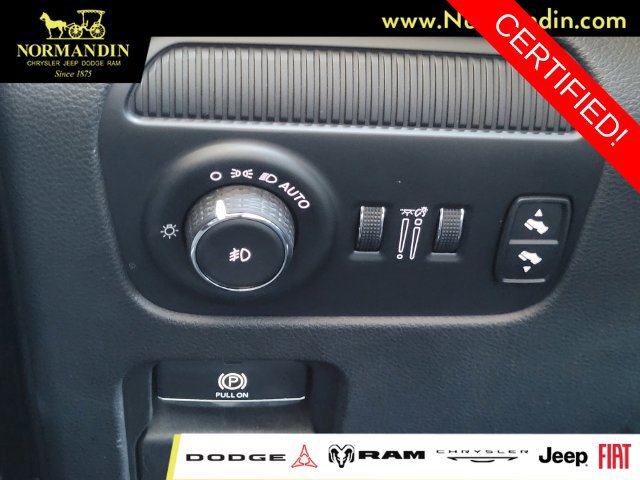 Certified 2024 Jeep Wagoneer Series II w/ Flexible Seating Group RWD image 13