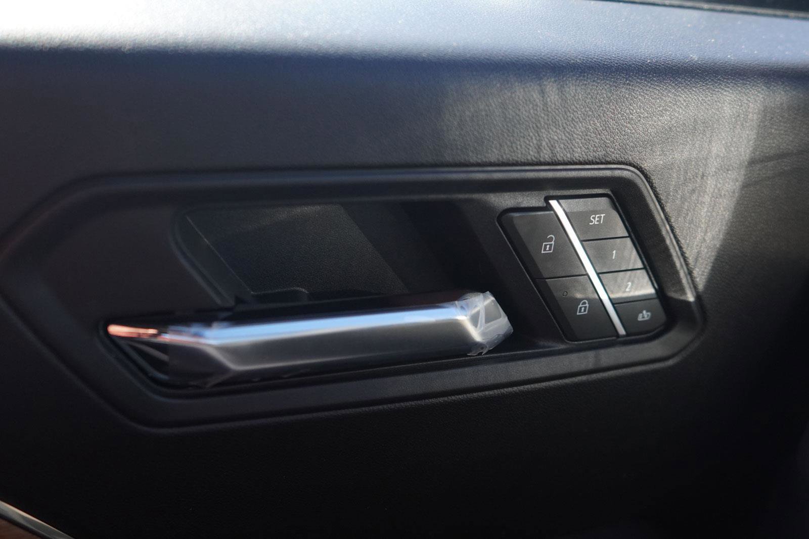 New 2026 GMC Canyon Denali w/ LPO, Denali Black Edition image 16