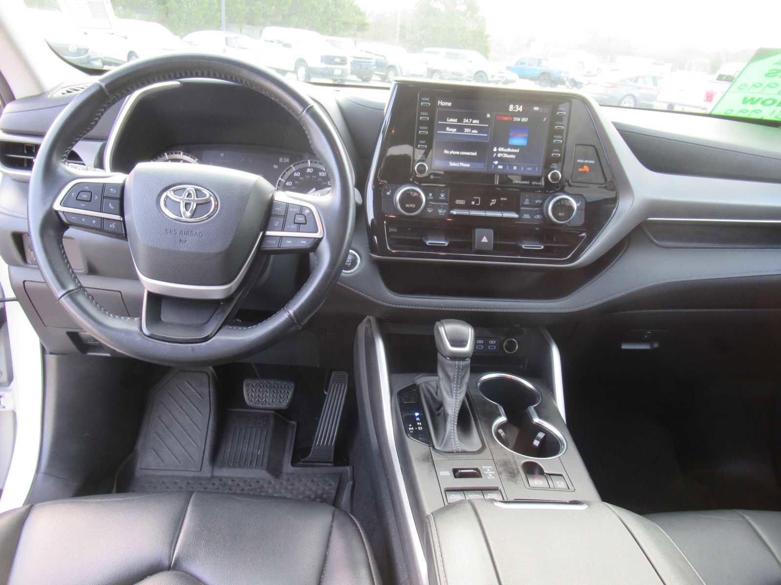 Used 2022 Toyota Highlander XLE image 18