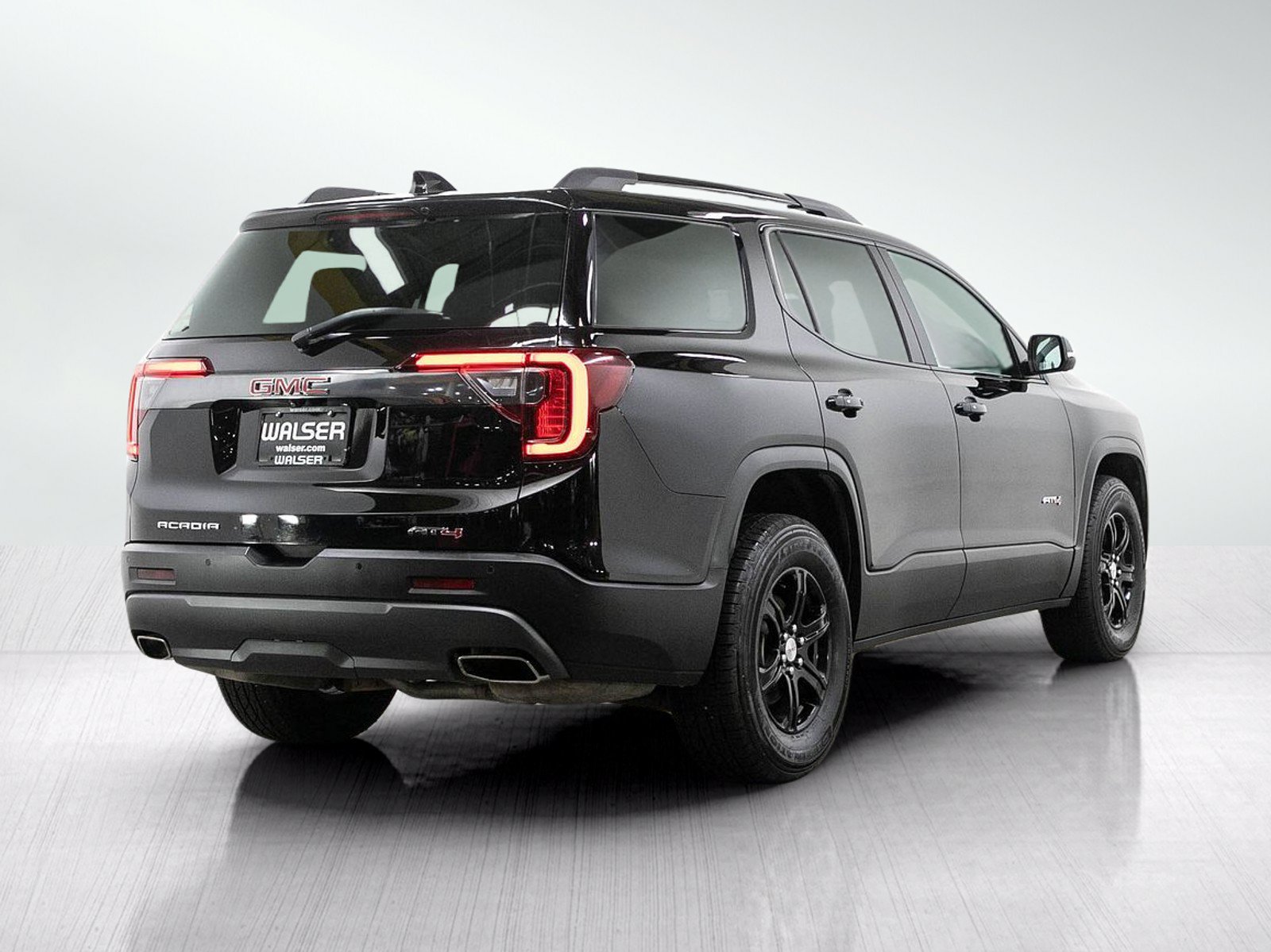 Used 2023 GMC Acadia AT4 w/ GMC Pro Grade Package AWD/4WD image 5