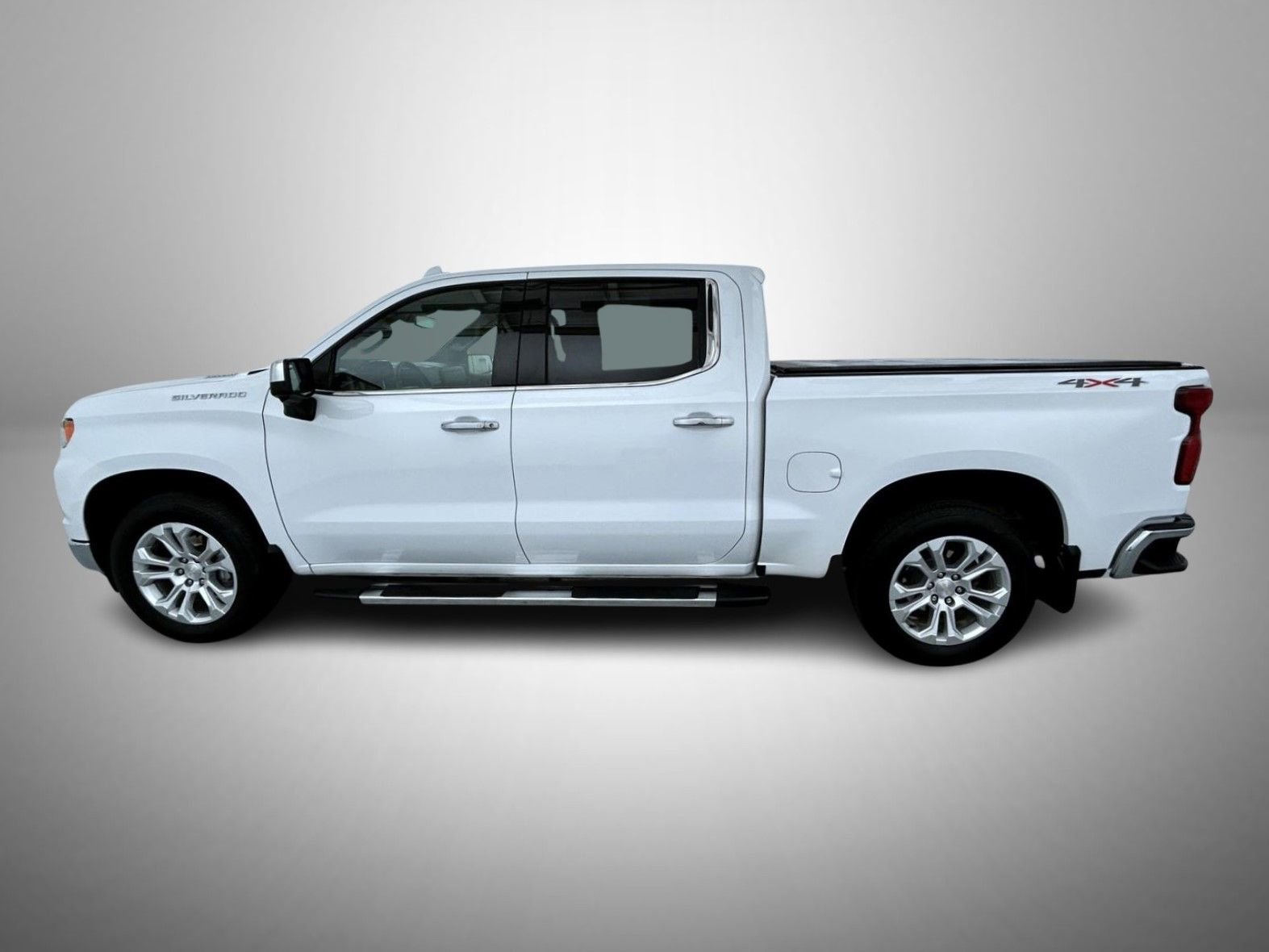Used 2022 Chevrolet Silverado 1500 LTZ w/ Max Trailering Package image 8