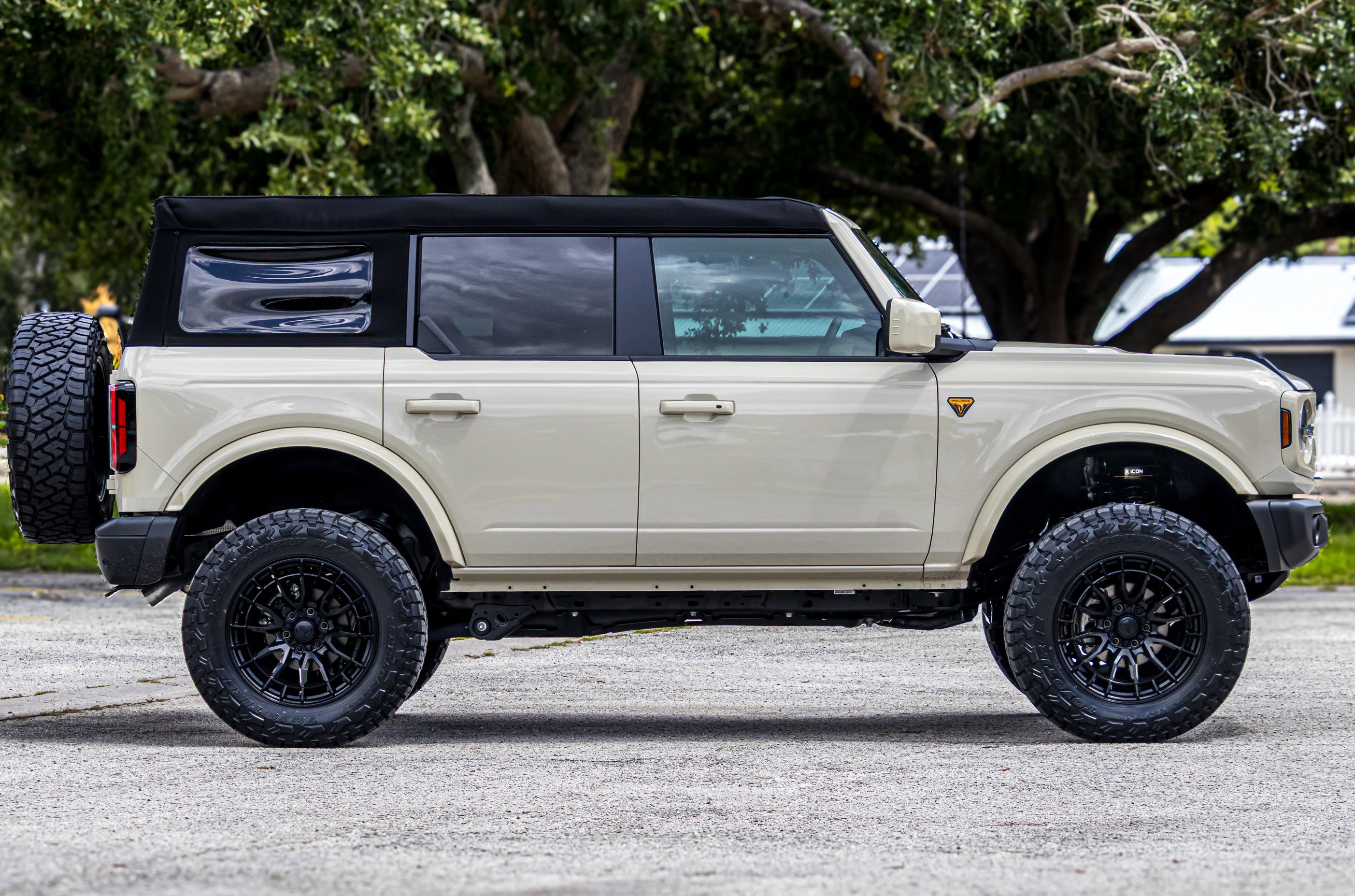 New 2025 Ford Bronco Badlands video 2