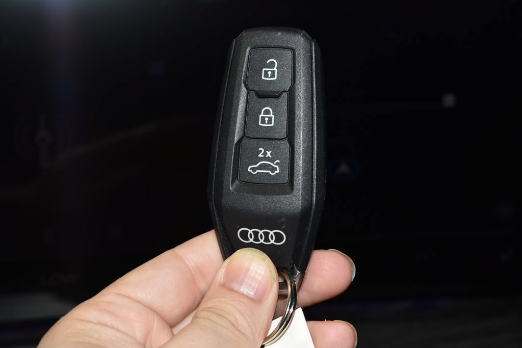 Certified 2025 Audi Q5 Premium w/ Convenience Package AWD/4WD image 16