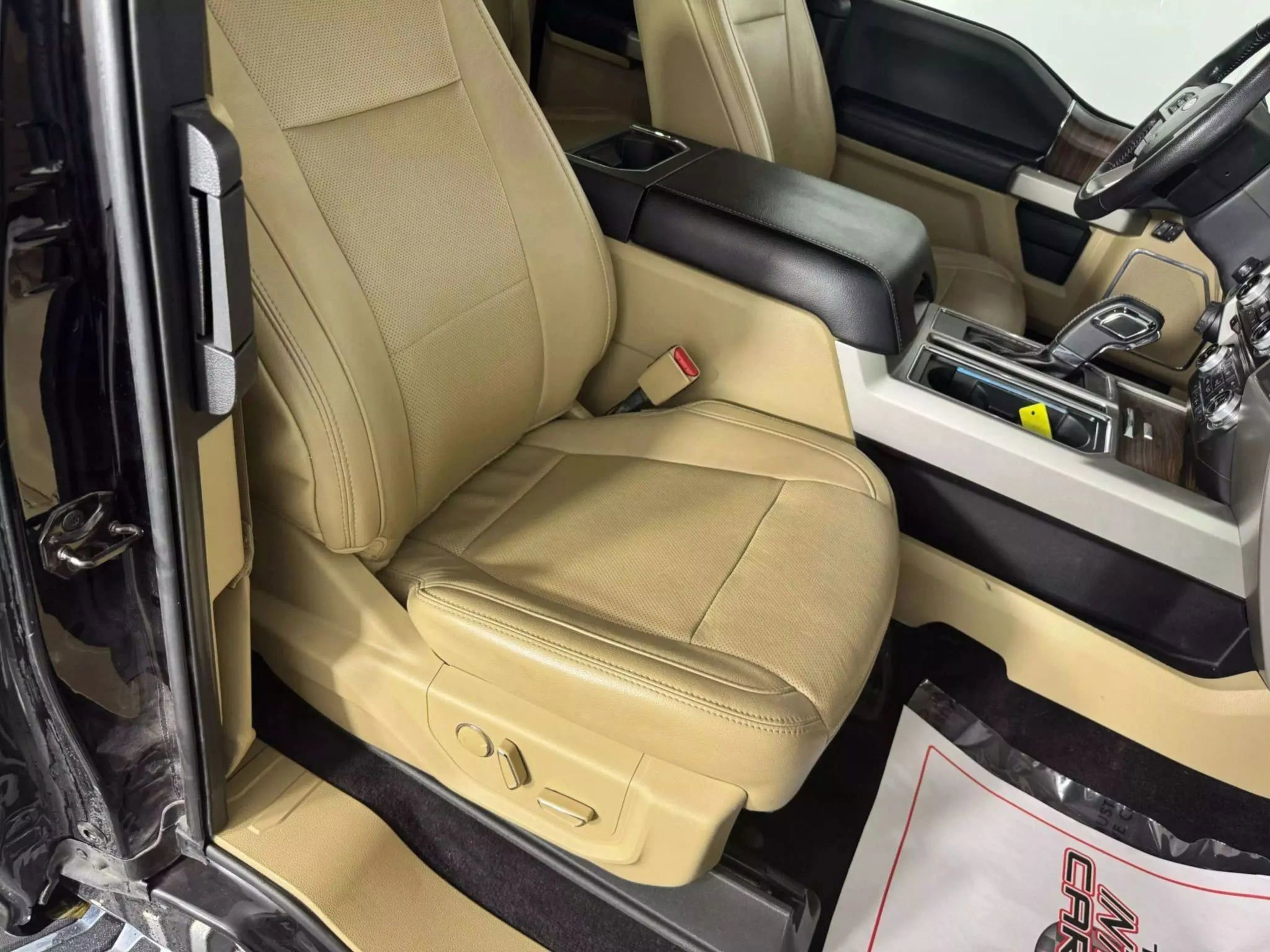 Used 2016 Ford F150 Lariat w/ Equipment Group 502A Luxury AWD/4WD image 34
