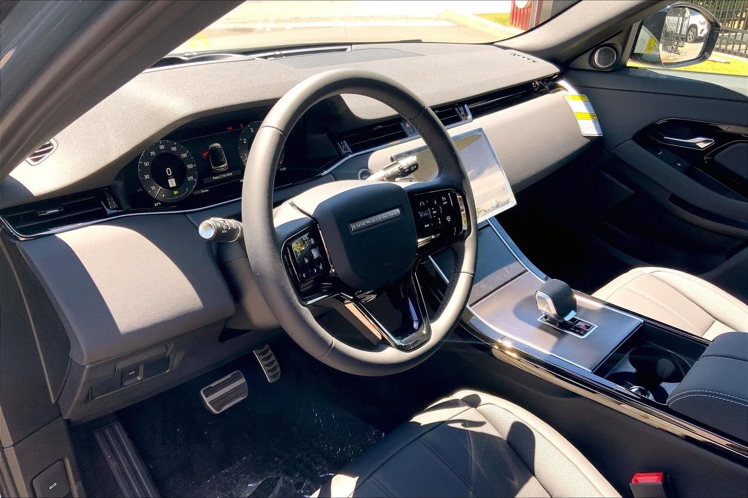 New 2026 Land Rover Range Rover Evoque Hoxton AWD/4WD image 8