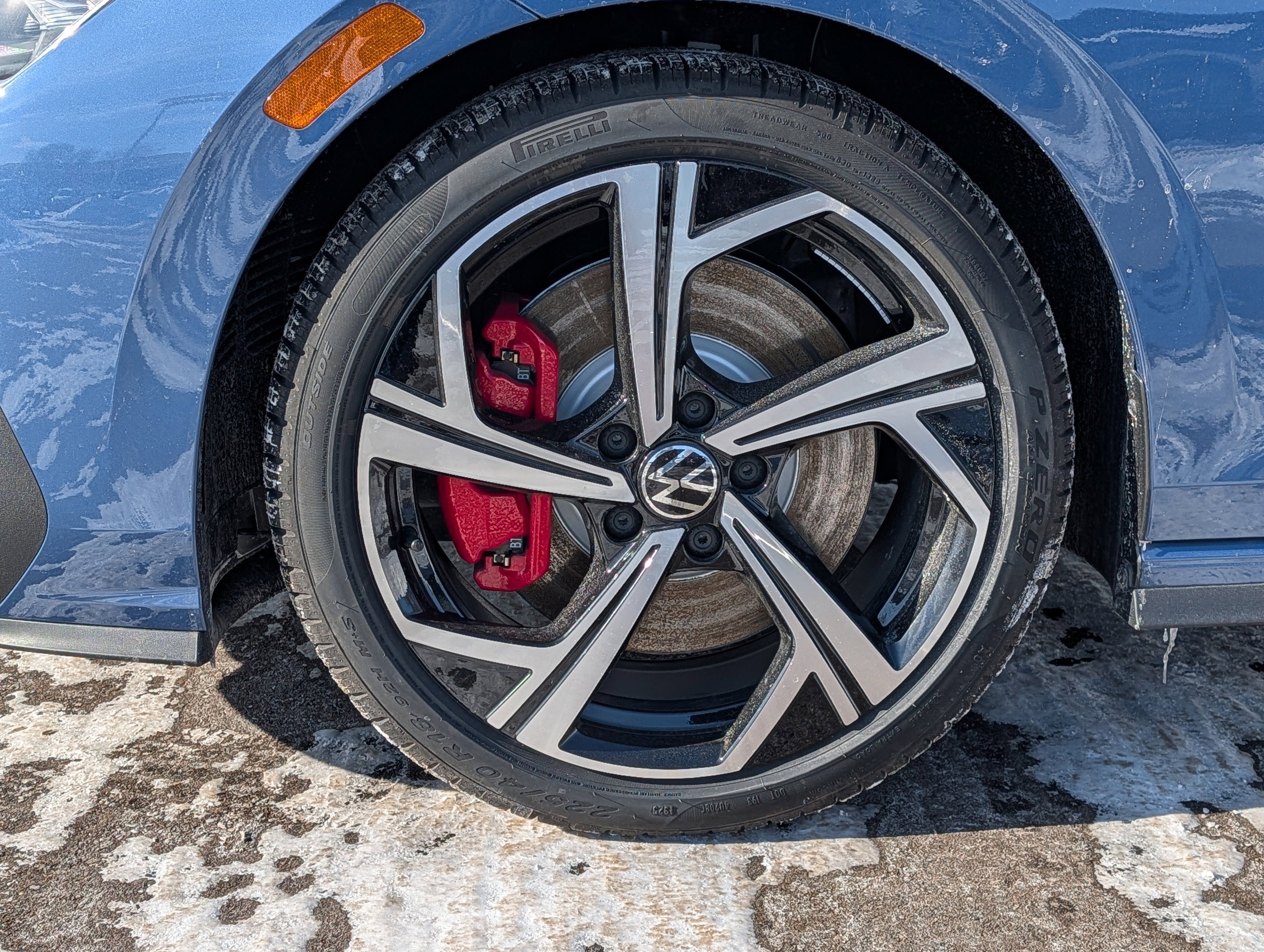 New 2026 Volkswagen GTI SE FWD image 5