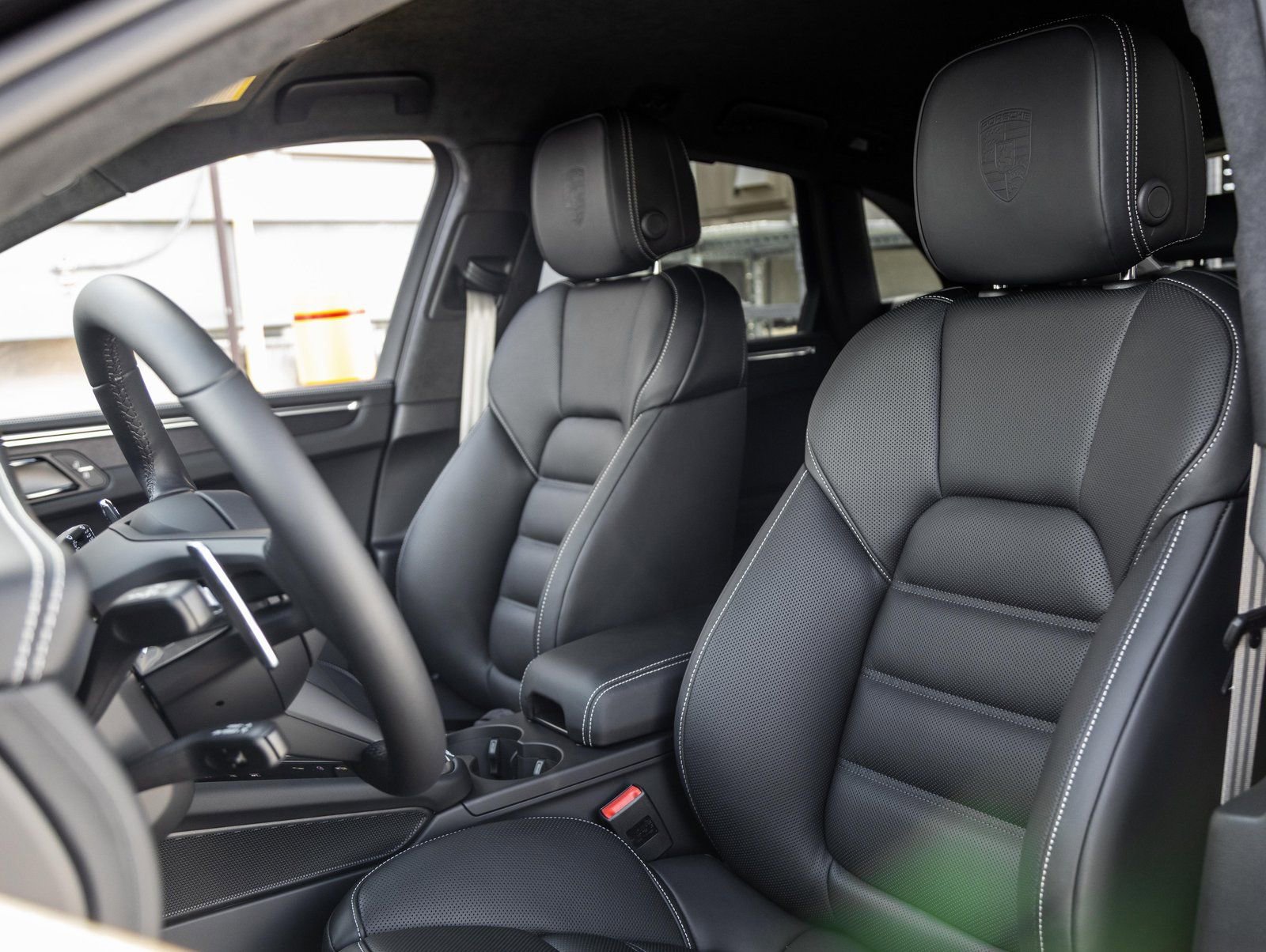 New 2026 Porsche Macan GTS AWD/4WD image 5