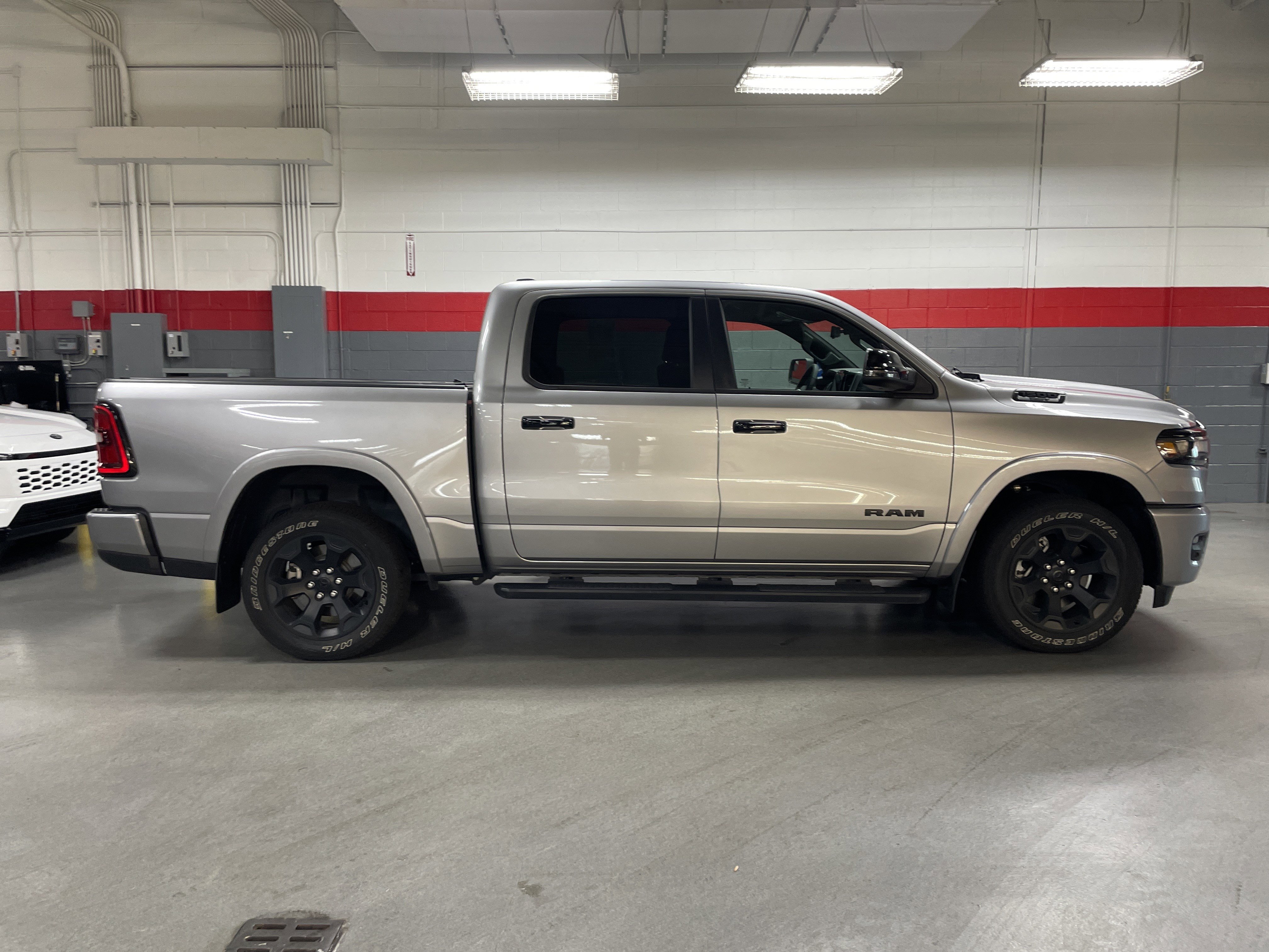 Used 2025 RAM 1500 Big Horn AWD/4WD image 7