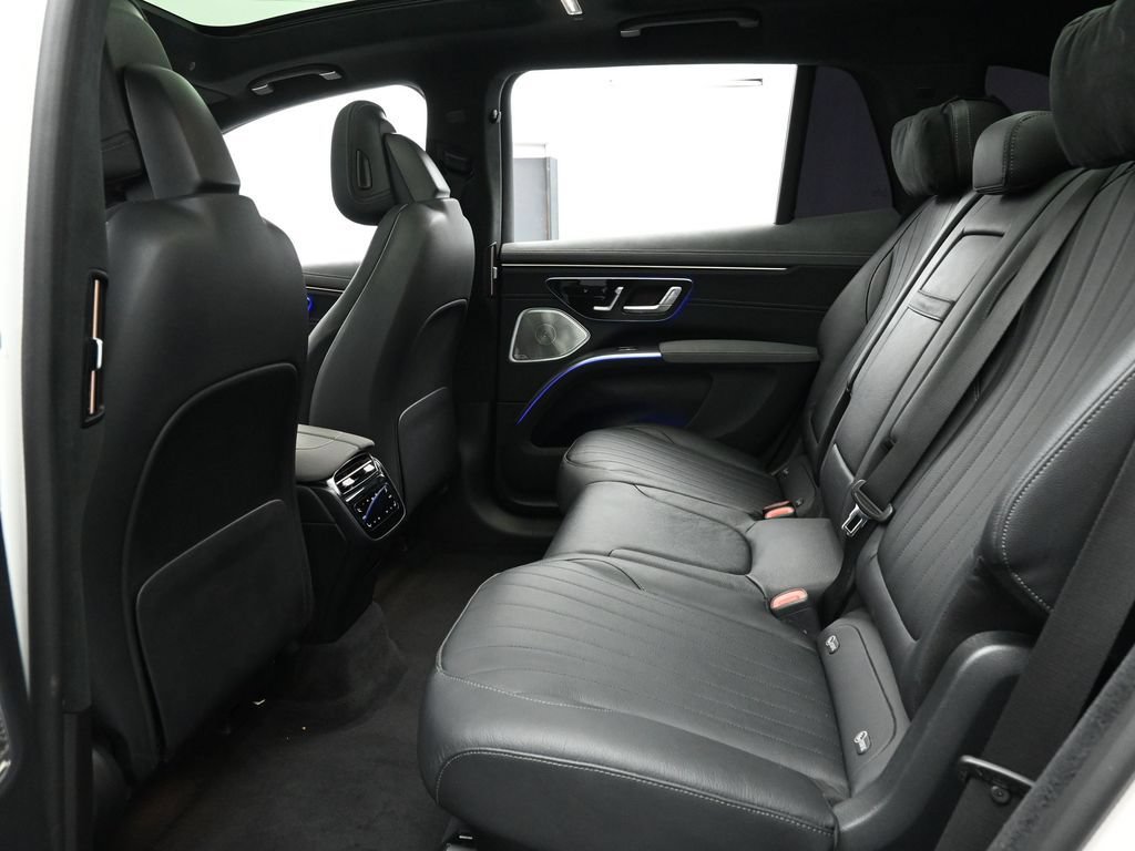 Used 2023 Mercedes-Benz EQS 580 4MATIC SUV image 15