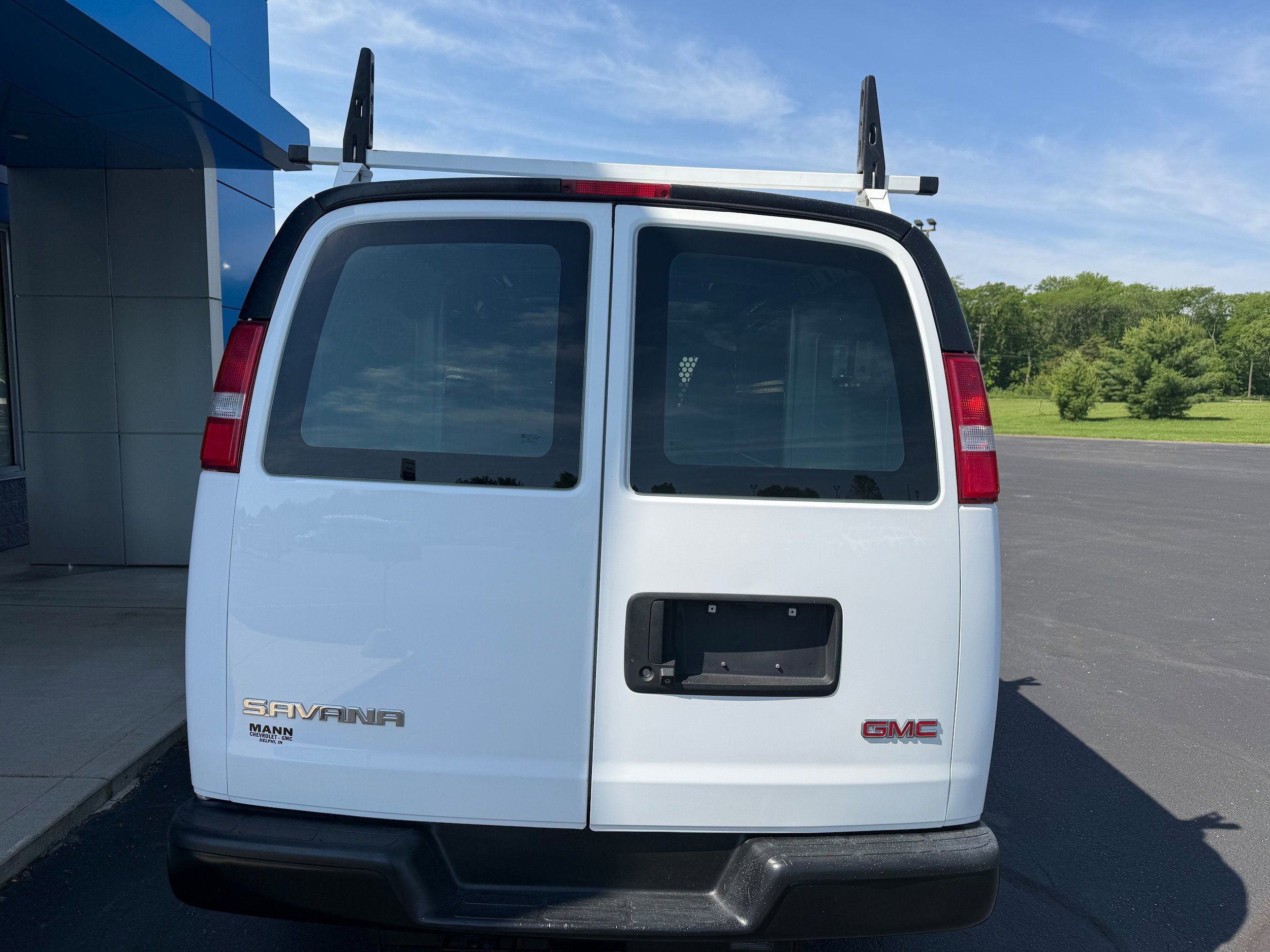 Used 2019 GMC Savana 2500 w/ Enhanced Convenience Package RWD image 8