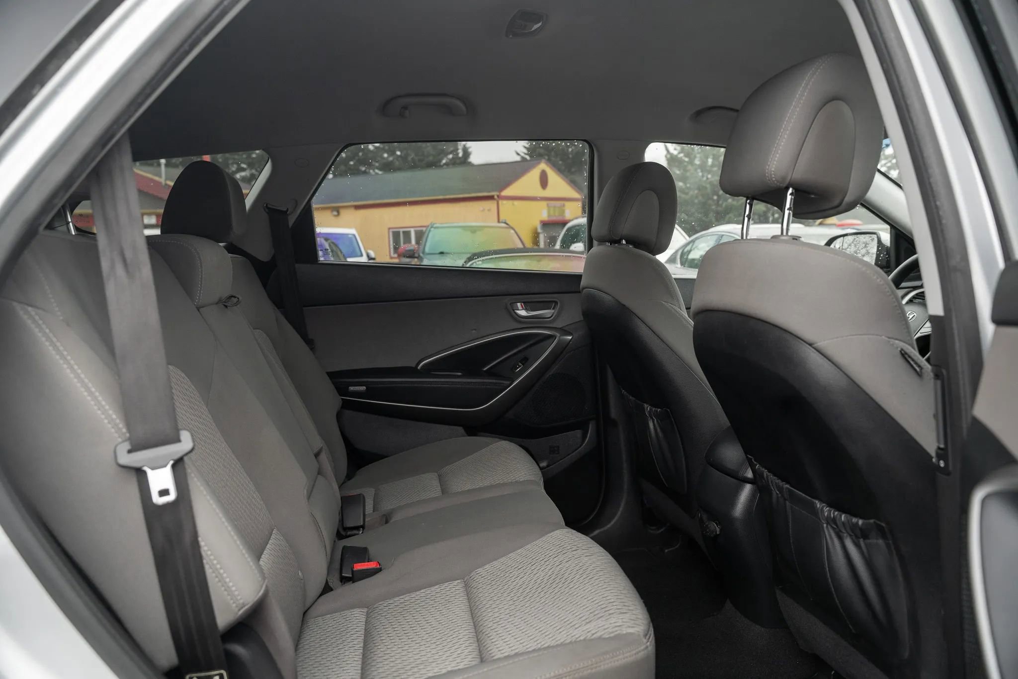 Used 2017 Hyundai Santa Fe SE AWD/4WD image 11