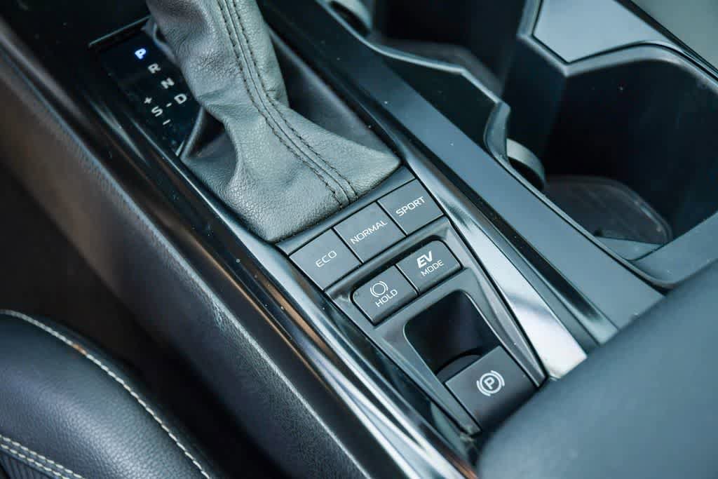 Used 2025 Toyota Camry SE image 20