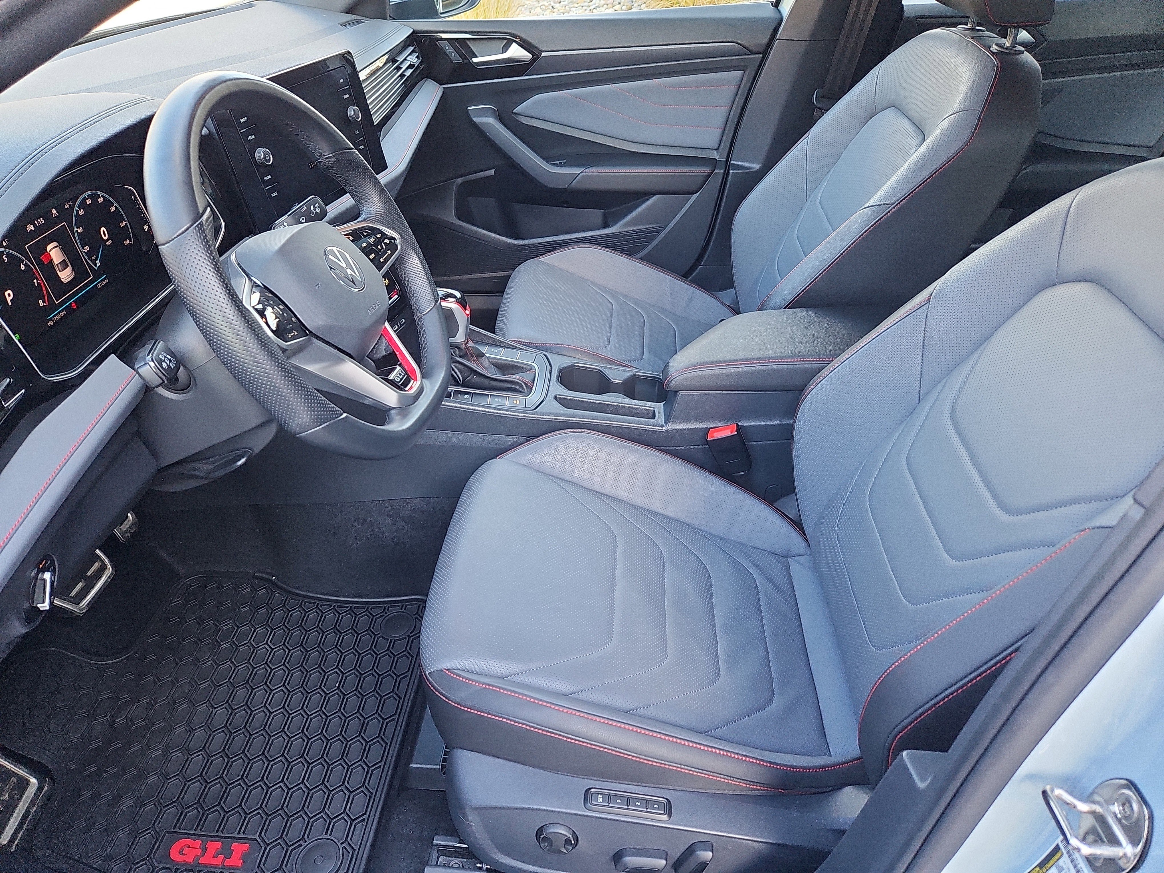 Certified 2025 Volkswagen Jetta GLI Autobahn image 30