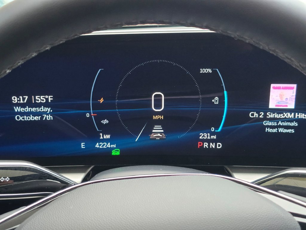 Certified 2025 Cadillac Lyriq Luxury AWD/4WD image 22