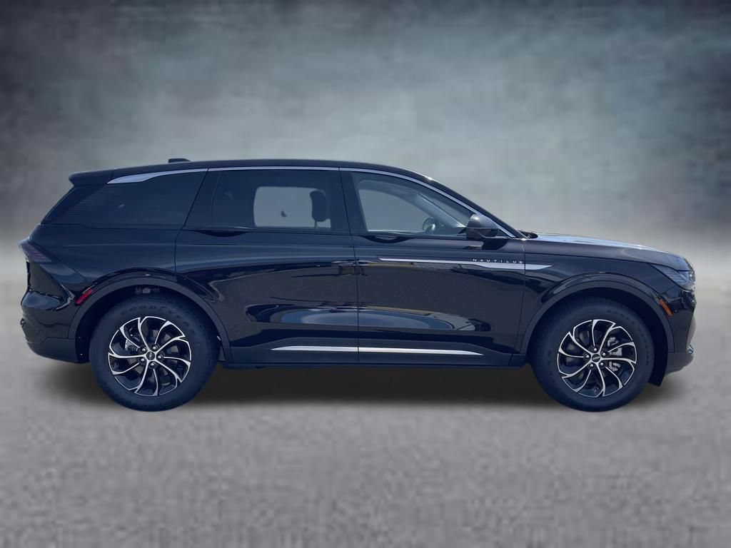 New 2026 Lincoln Nautilus Premier AWD/4WD image 4
