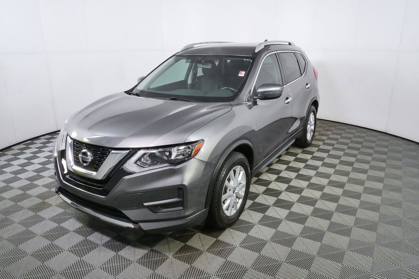 Used 2017 Nissan Rogue SV FWD image 27