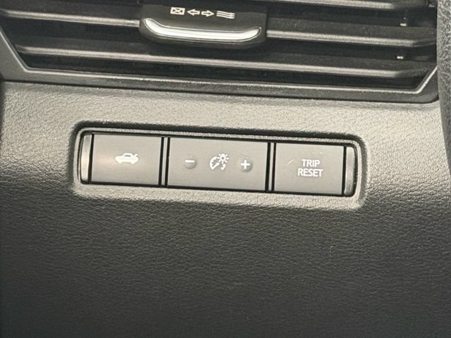 Used 2024 Nissan Altima 2.5 SV FWD image 33