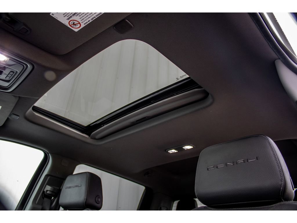 Used 2023 GMC Sierra 3500 Denali w/ Denali Ultimate Package image 22