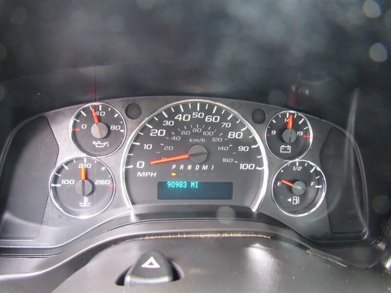 Used 2015 Chevrolet Express 2500 RWD image 14