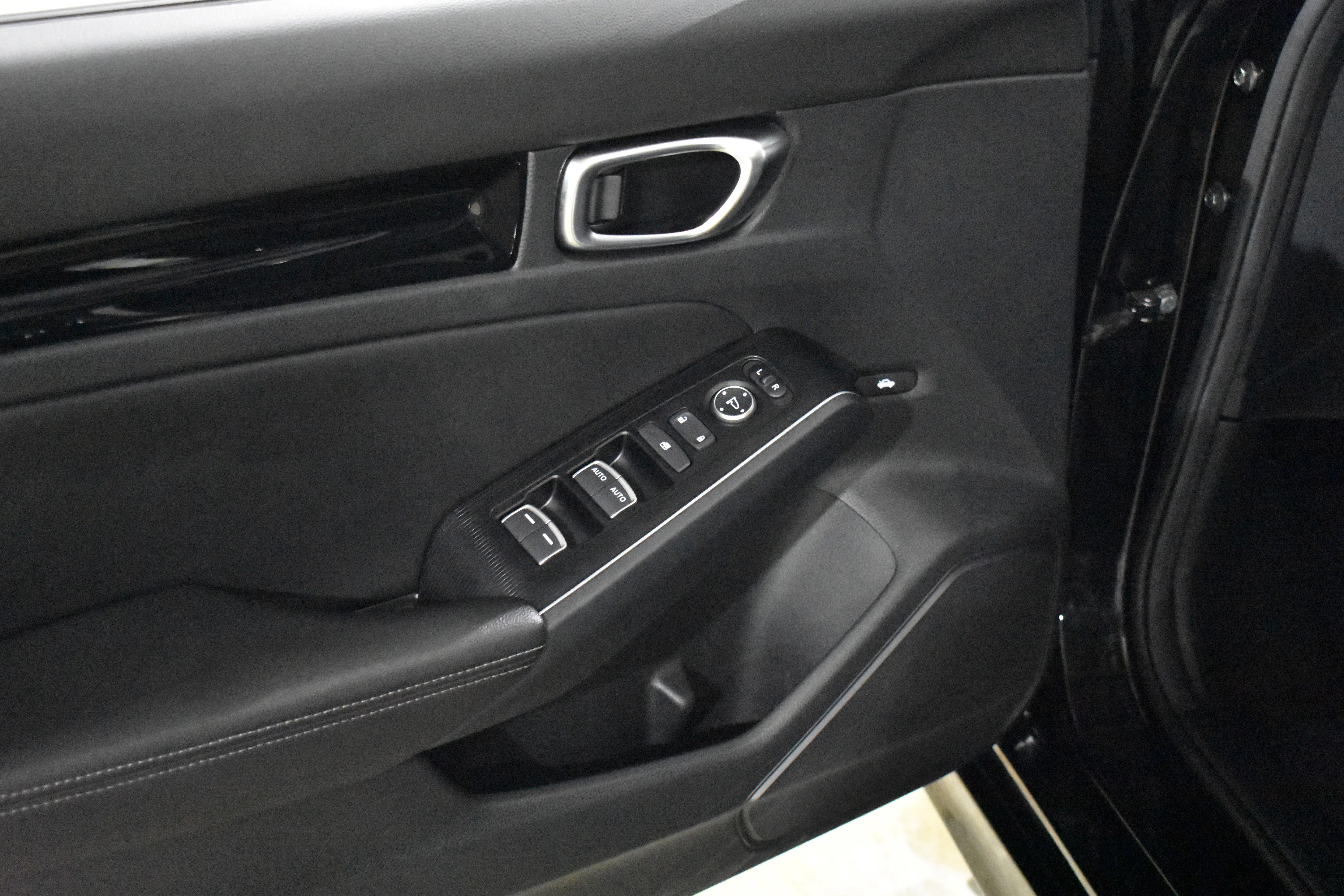 Certified 2024 Honda Civic Touring image 14