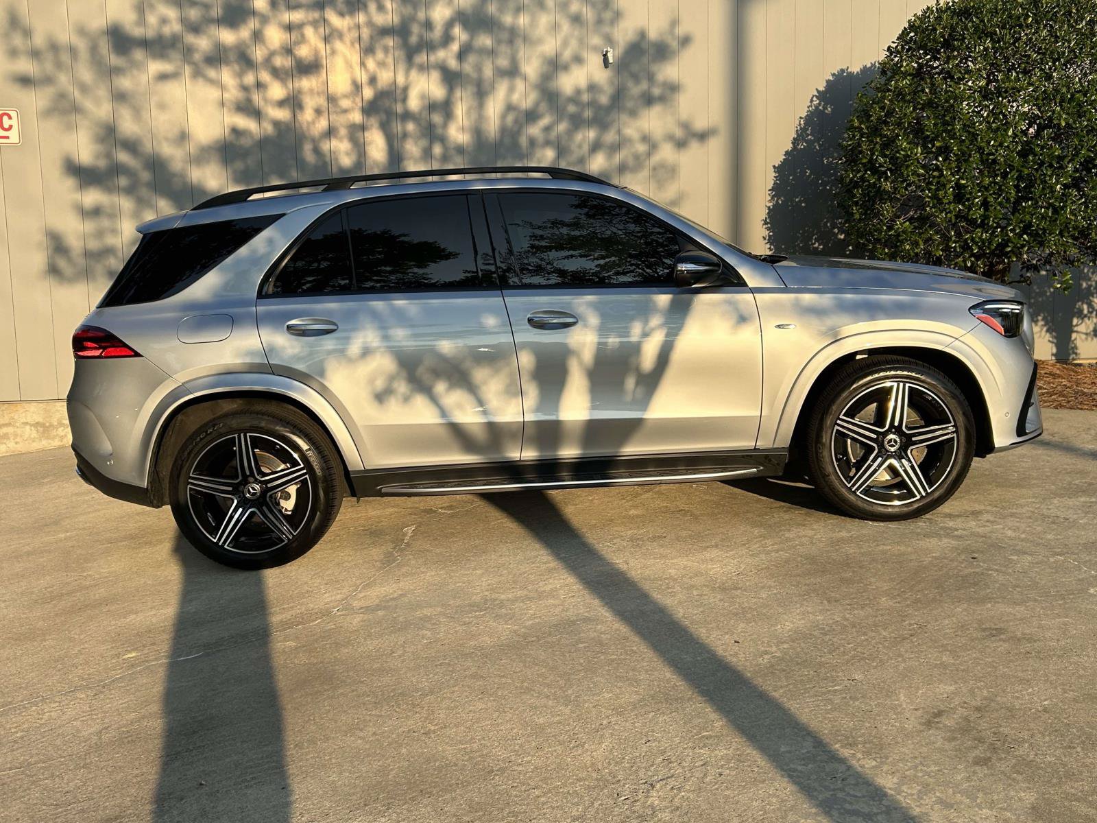 Certified 2025 Mercedes-Benz GLE 450e 4MATIC image 5