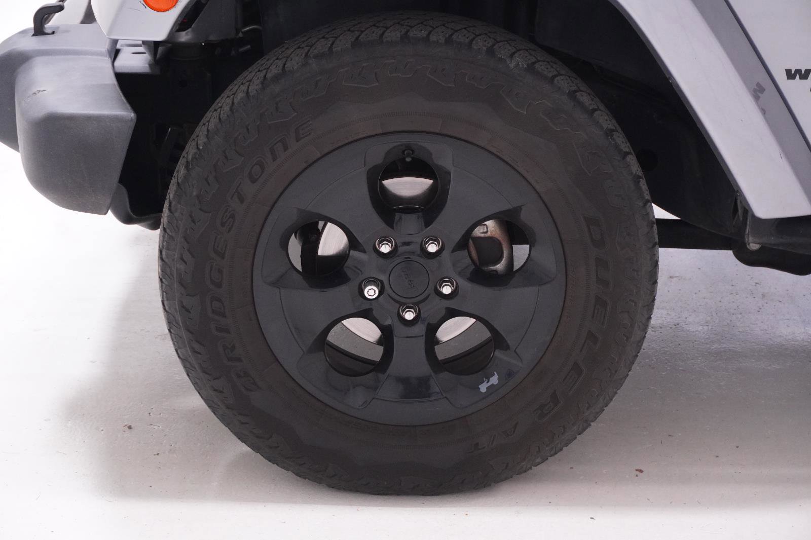 Used 2015 Jeep Wrangler Altitude image 11