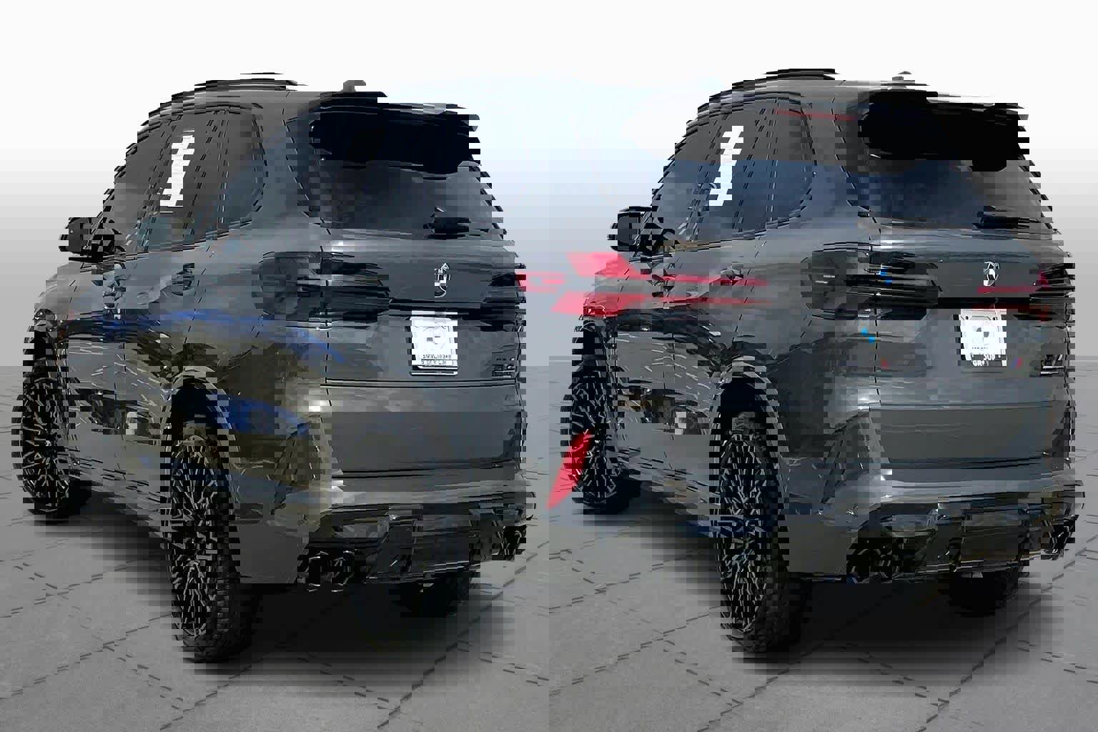 Used 2025 BMW X5 M Competition w/ Executive Package image 11