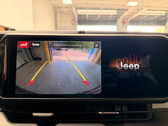 Used 2024 Jeep Wrangler Unlimited Sahara w/ Technology Group AWD/4WD image 46