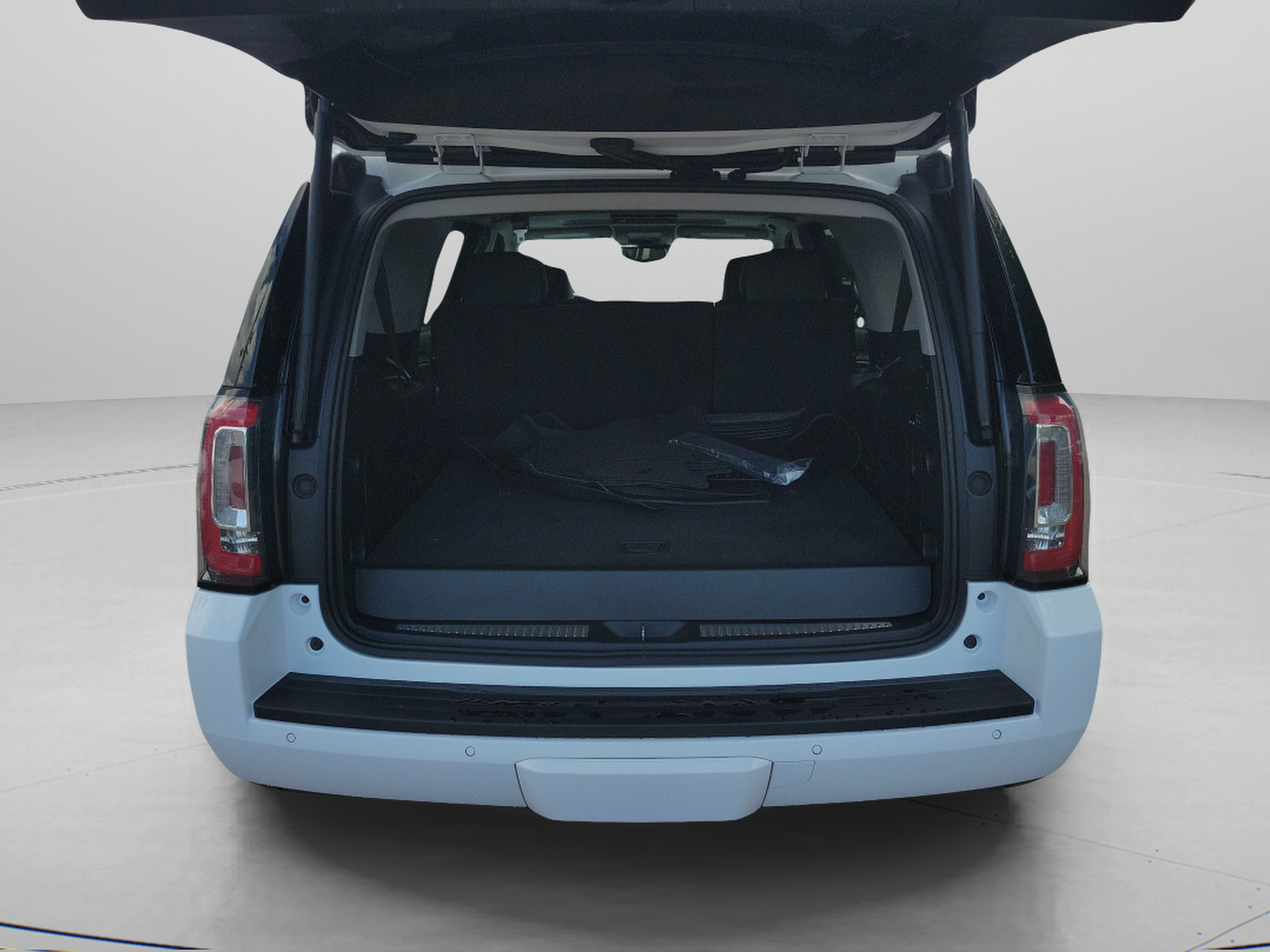 Used 2020 GMC Yukon SLT w/ Open Road Package RWD image 5