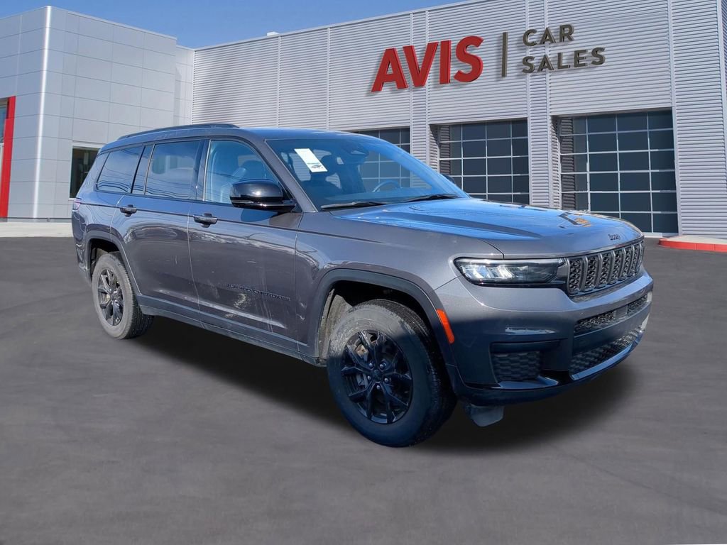Used 2024 Jeep Grand Cherokee L Laredo image 3
