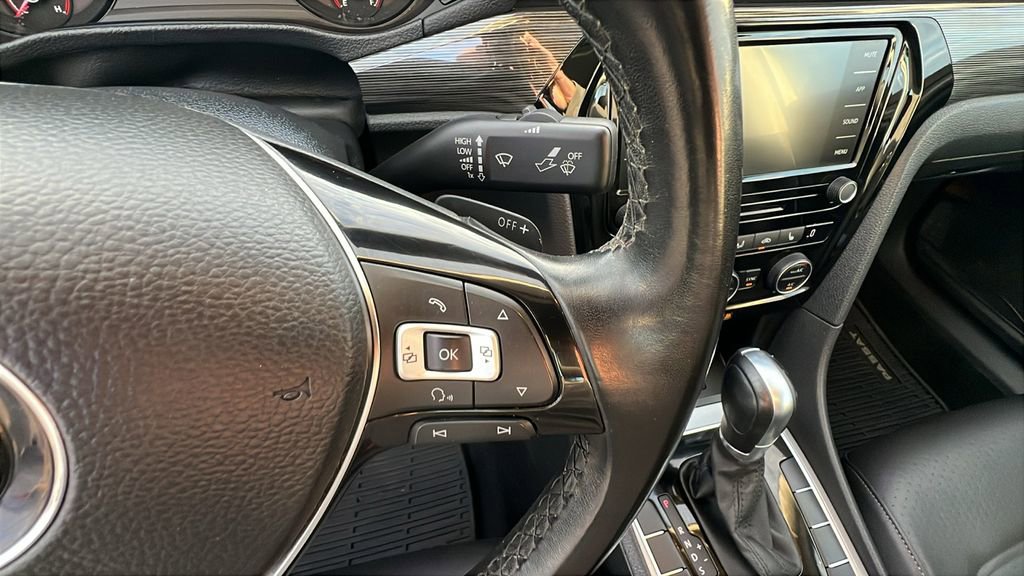 Used 2020 Volkswagen Passat 2.0T R-Line image 25