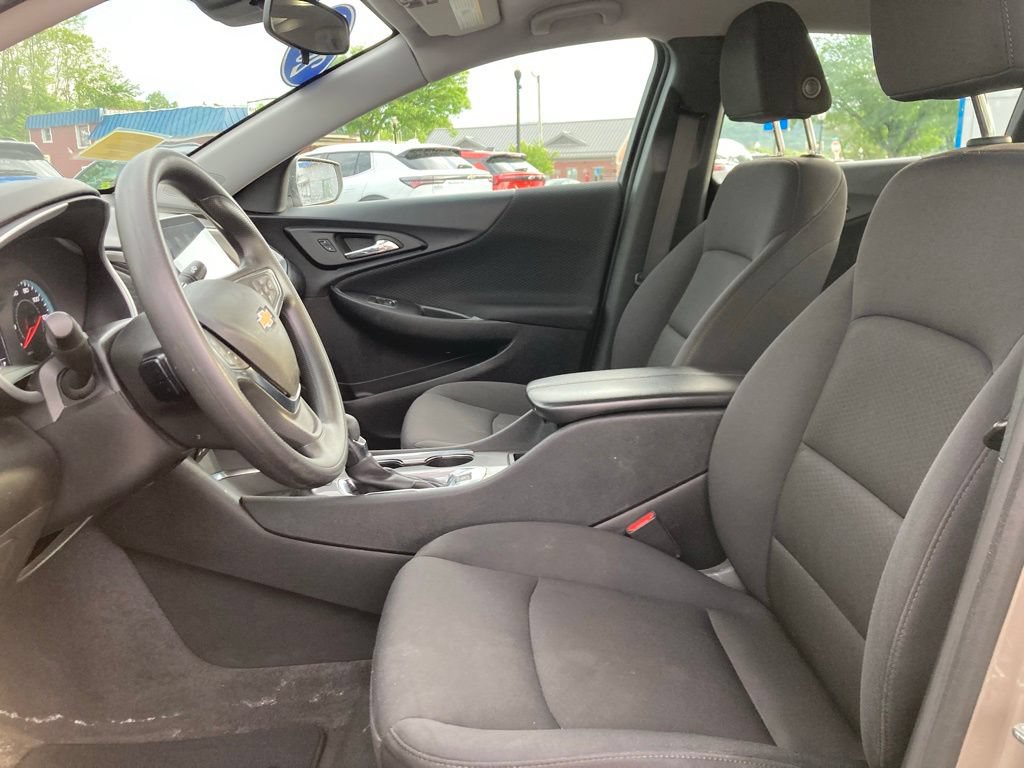 Used 2023 Chevrolet Malibu LT FWD image 3