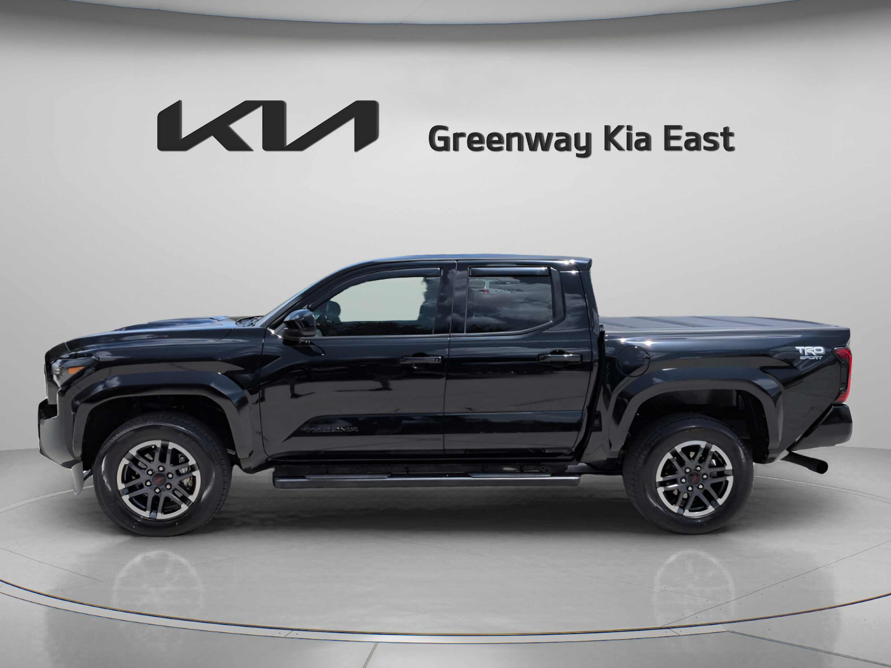 Used 2025 Toyota Tacoma TRD Sport RWD image 9