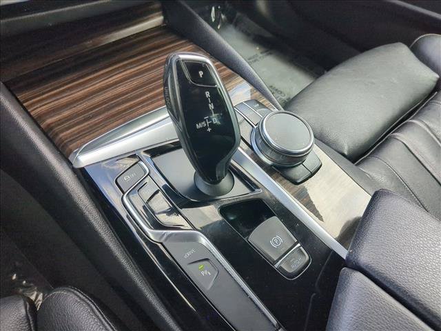 Used 2018 BMW 530e RWD image 12