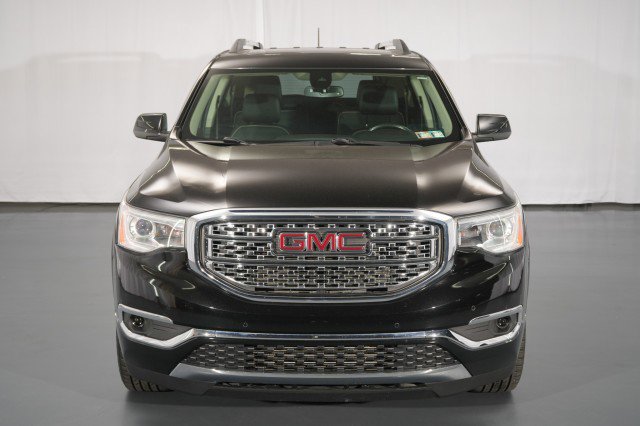 Used 2019 GMC Acadia Denali image 4