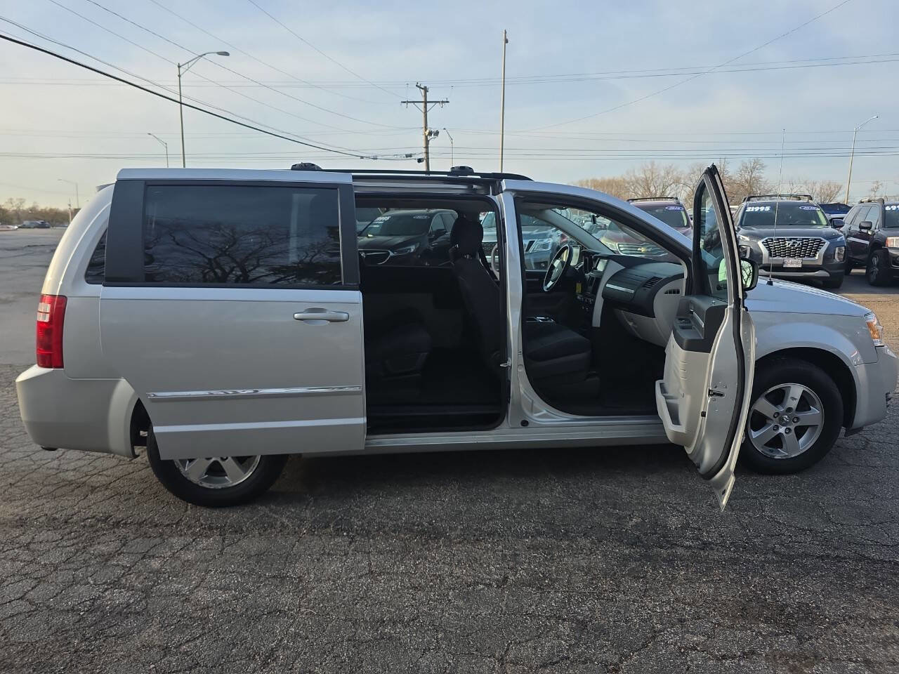 Used 2008 Dodge Grand Caravan SXT FWD image 25