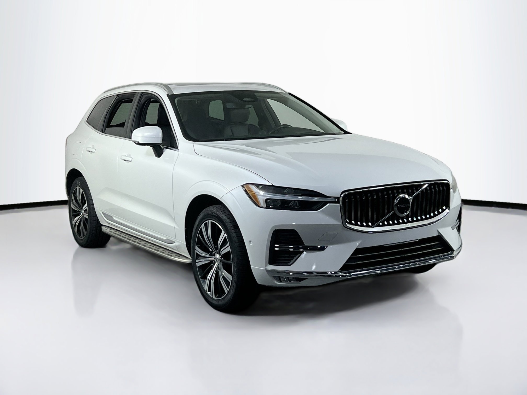 Used 2022 Volvo XC60 B5 Inscription w/ Advanced Package image 3