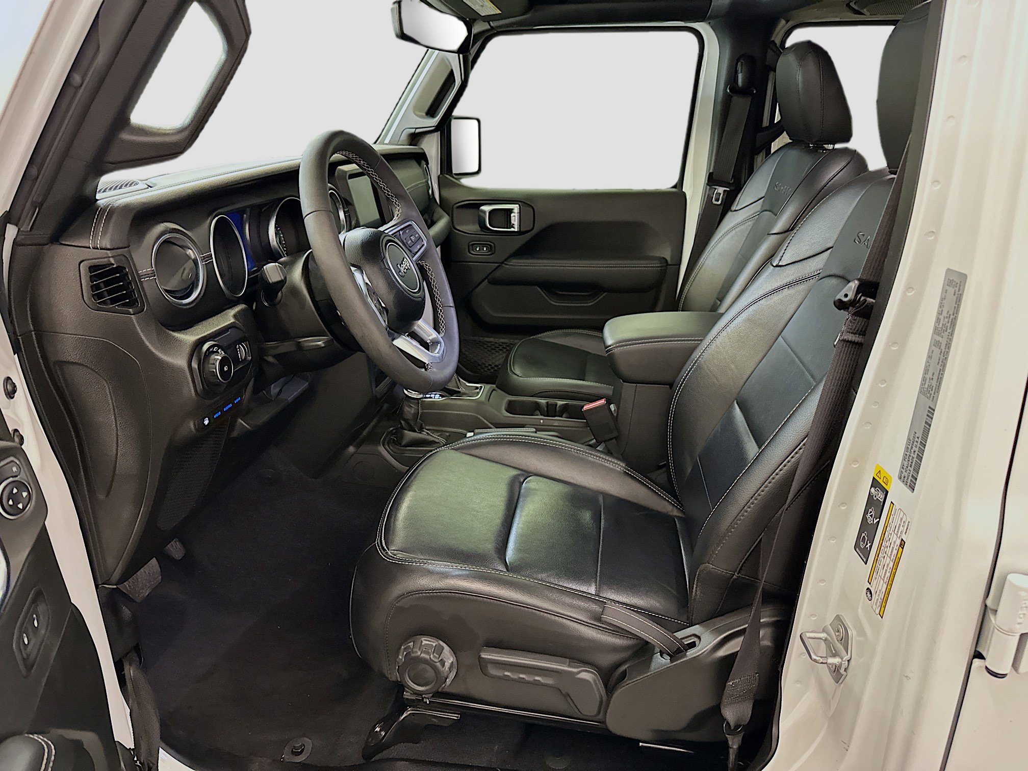 Used 2023 Jeep Wrangler Sahara image 13