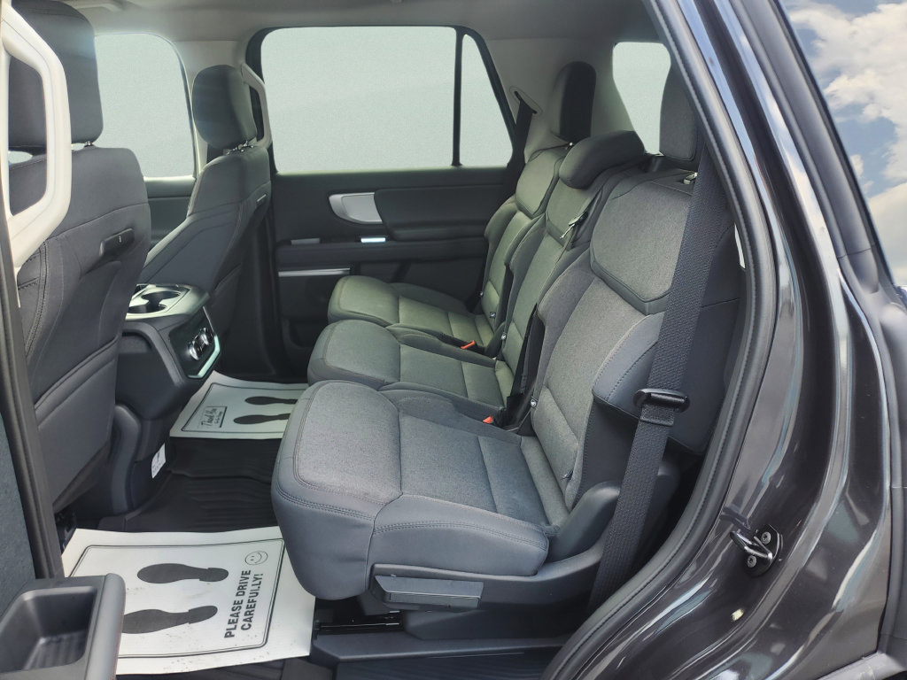 Used 2025 Ford Expedition Active AWD/4WD image 39